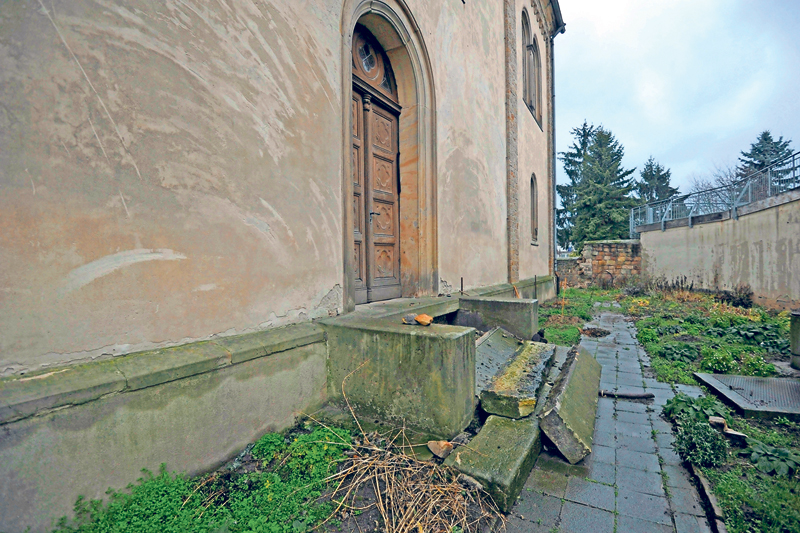 Soll der neue Haupteingang der Kirche werden: Das Portal an der Nordseite. Foto: Kunz