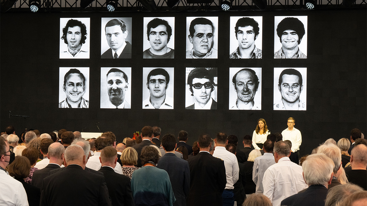 Die Opfer: Dem Anschlag folgten Jahre und Jahrzehnte des Schweigens und Verdrängens. Foto: epd